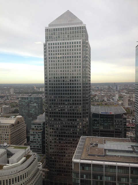 london financial district canary wharf skyline